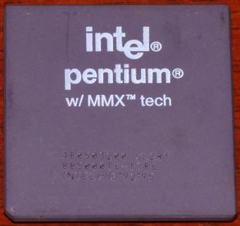 Intel Pentium 200MHz CPU w/MMX A80503200 sSpec: SL2RY 2.8V iPP 1995