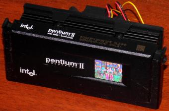 Intel Pentium II with MMX technology 300MHz CPU sSpec: SL2W8 (Deschutes) 80523PX300512PE inkl. Cooler Master Malay 1998