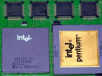 Intel A82496-66 sSpec: SX756 Cache-Controller, Intel Pentium 60 CPU sSpec: SX835, 10x Intel KU82491-60 sSpec: SX757 Siemens Nixdorf S26361-D761-V60 GS3 CPU-Bridge
