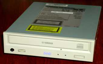 YAMAHA IDE CD-ROM Laufwerk