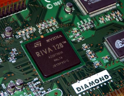 Diamond Multimedia Viper V330 Nvidia Riva 128 GPU 4MB AGP 1998