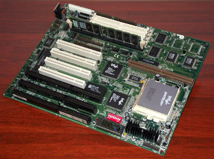 AI5TV Sockel7 Mainboard Pentium 133MHz