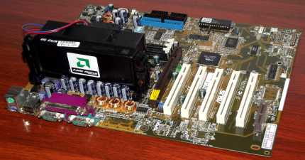 ASUS K7V-T mit AMD-K7 Slot-A CPU