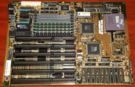 Highscreen 486 Universal Board mit Intel i486 SX20 CPU, 4MB Samsung EDO RAM, VIA VT82C481 & VT82C496, Award Bios 1992