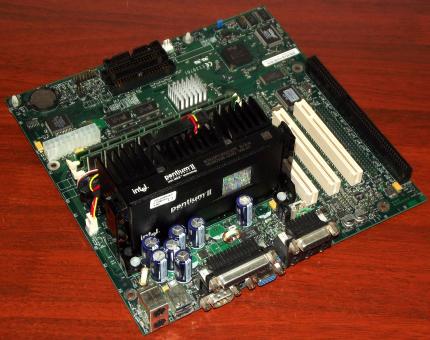 Intel E139761 RC440BX AA 719448-205 mit Intel Pentium II 350MHz CPU, 256MB SDRAM, Creative Labs ES1371 Sound & nVidia Riva 128ZX VGA on-Board 1998