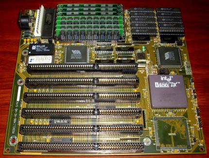 VIA VT82C495 Mainboard Model: 48-HC-HD DOC: 11670 Rev. 2 mit Intel 486-DX33 CPU sSpec: SX419 & RAM, Award Bios 1992